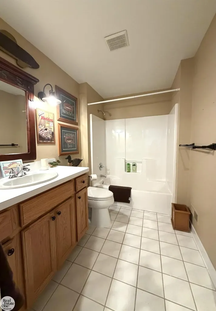 8319 River Road Cottrellville Township MI 48039