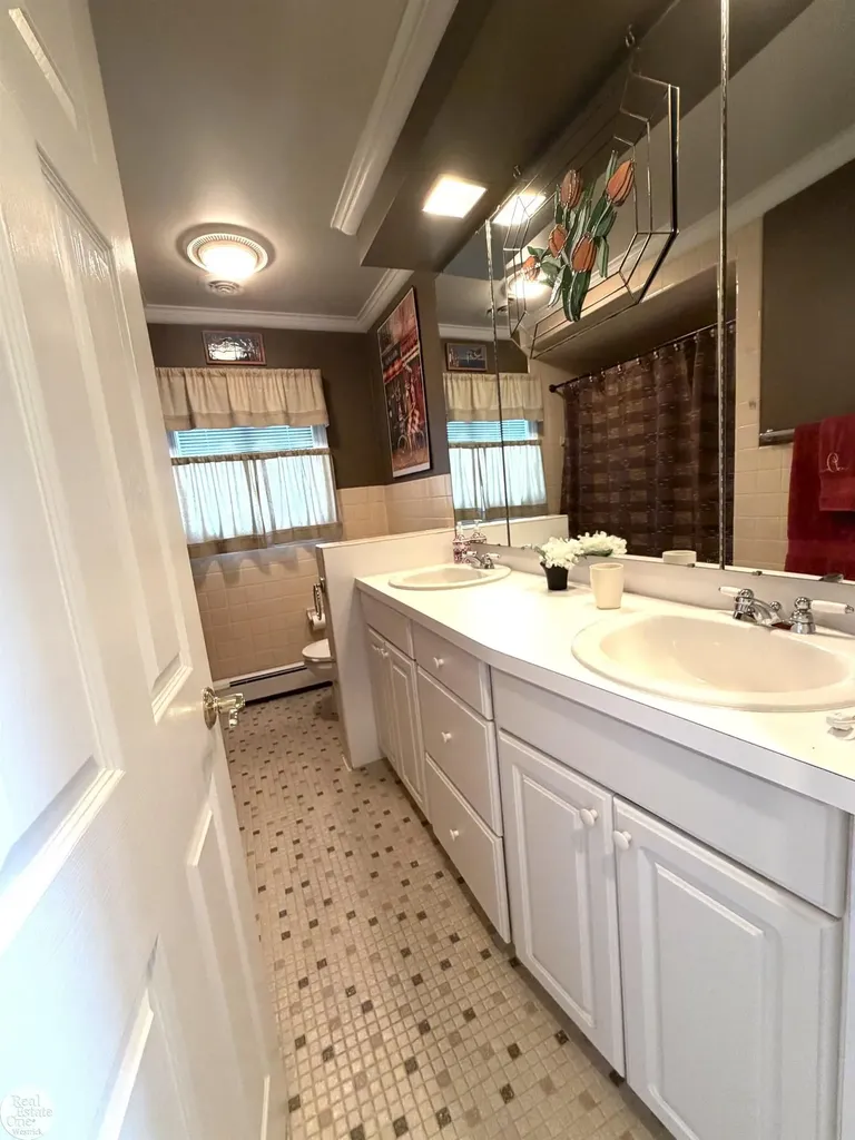 8319 River Road Cottrellville Township MI 48039