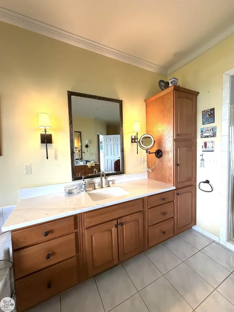 8319 River Road Cottrellville Township MI 48039