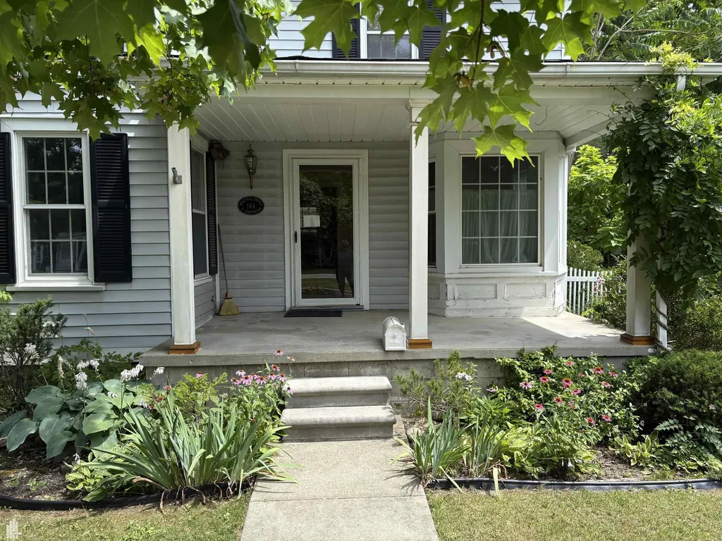 144 N Washington Lake Orion Village MI 48362