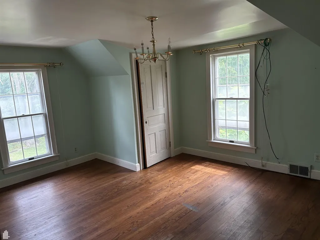 144 N Washington Lake Orion Village MI 48362