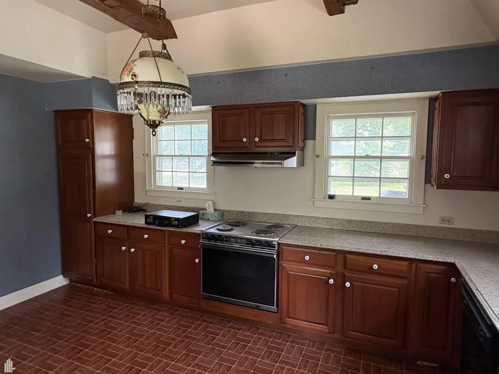 144 N Washington Lake Orion Village MI 48362