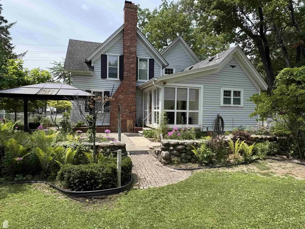 144 N Washington Lake Orion Village MI 48362