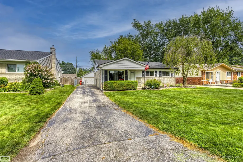 39508 Willmarth Street Harrison Charter Township MI 48045