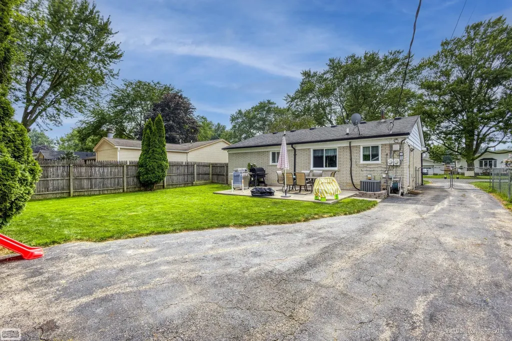 39508 Willmarth Street Harrison Charter Township MI 48045