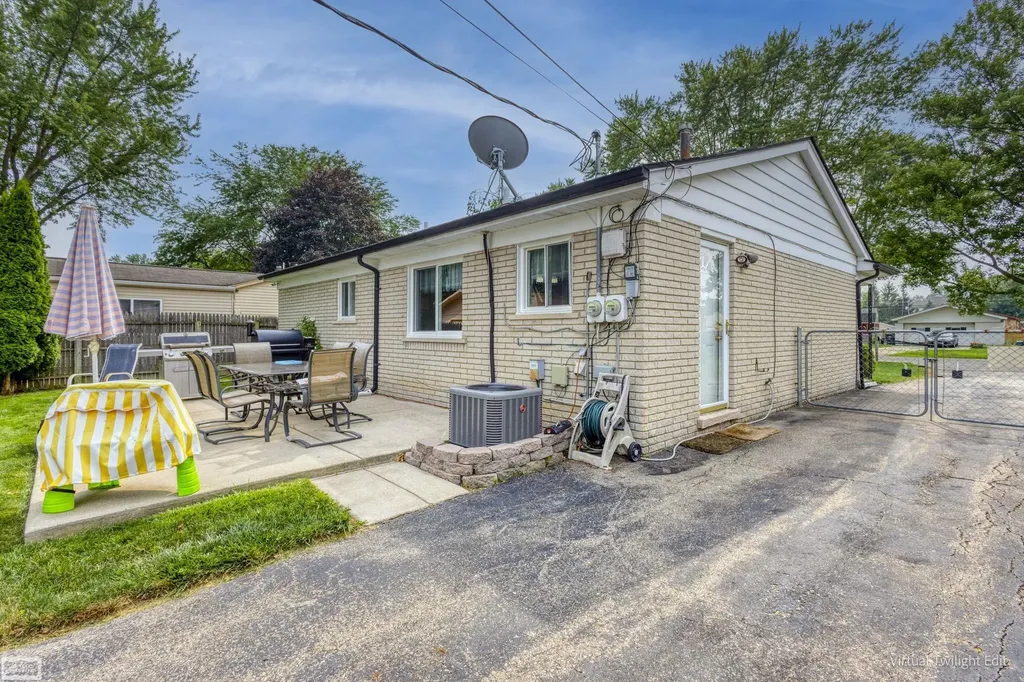 39508 Willmarth Street Harrison Charter Township MI 48045
