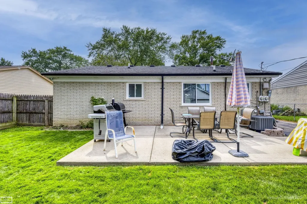 39508 Willmarth Street Harrison Charter Township MI 48045