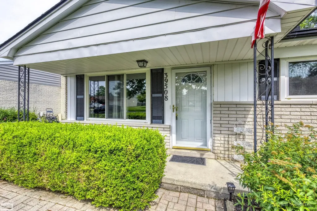 39508 Willmarth Street Harrison Charter Township MI 48045