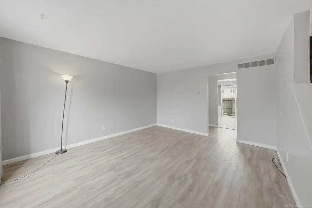29230 Brittany Drive Roseville City MI 48066