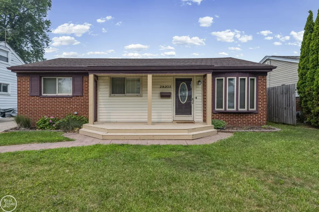 28203 Florence Street St. Clair Shores City MI 48081