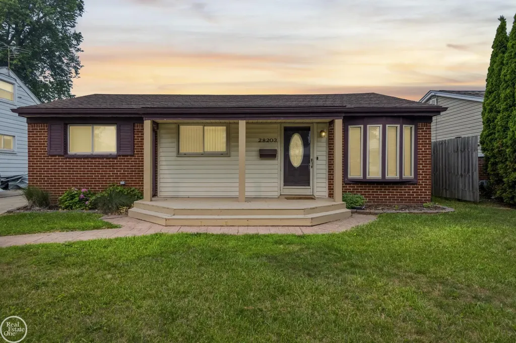 28203 Florence Street St. Clair Shores City MI 48081