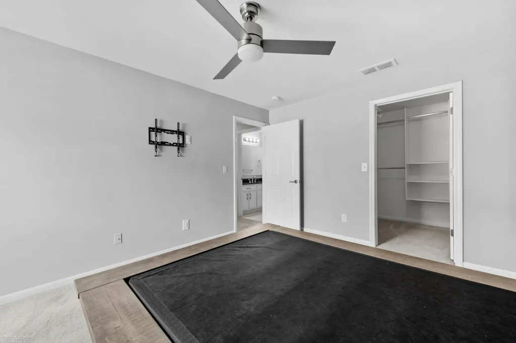 52018 Heatherstone Avenue Macomb Township MI 48042