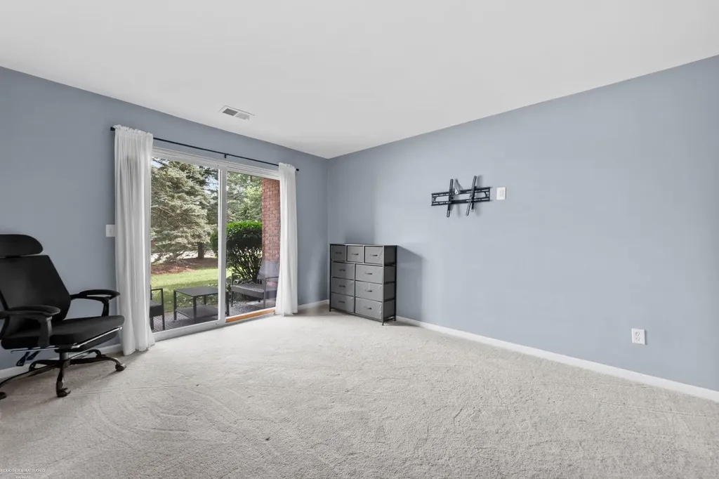 52018 Heatherstone Avenue Macomb Township MI 48042