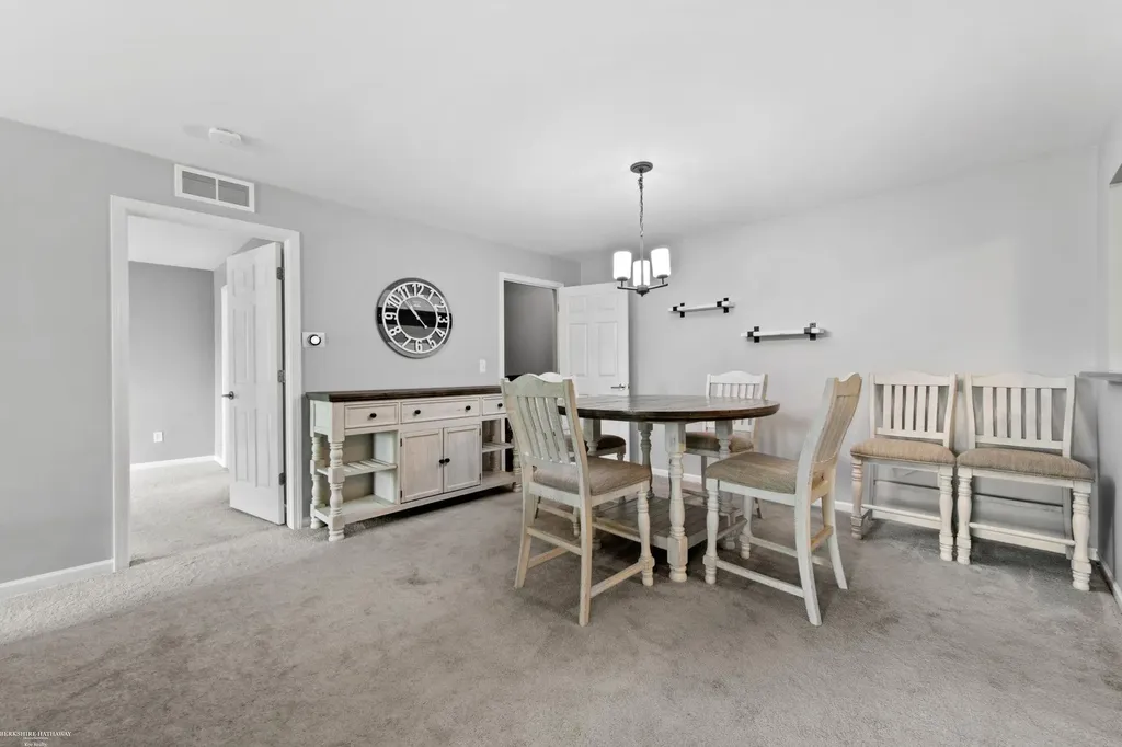 52018 Heatherstone Avenue Macomb Township MI 48042
