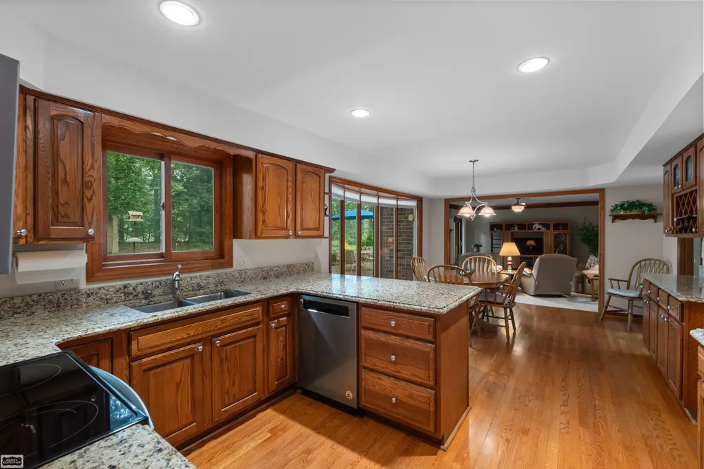 885 Medinah Drive Rochester Hills City MI 48309