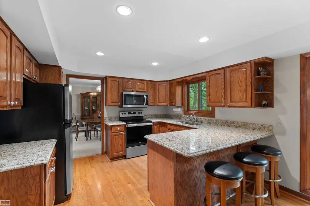 885 Medinah Drive Rochester Hills City MI 48309
