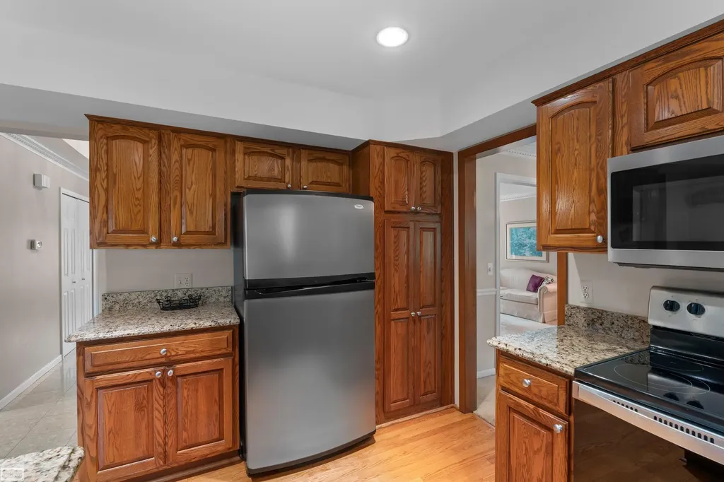 885 Medinah Drive Rochester Hills City MI 48309
