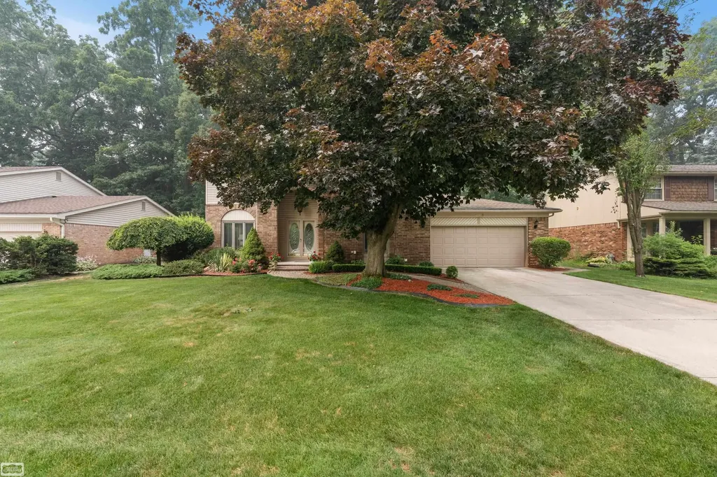 885 Medinah Drive Rochester Hills City MI 48309