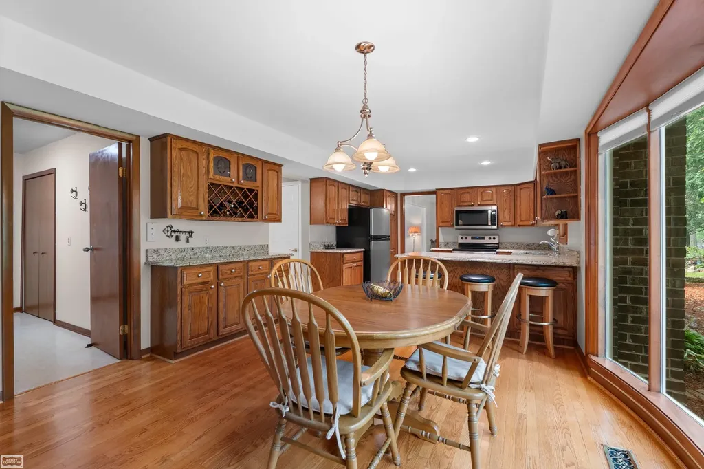 885 Medinah Drive Rochester Hills City MI 48309