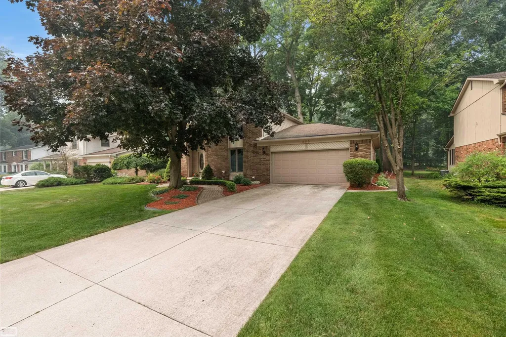885 Medinah Drive Rochester Hills City MI 48309