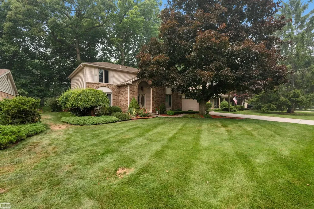 885 Medinah Drive Rochester Hills City MI 48309
