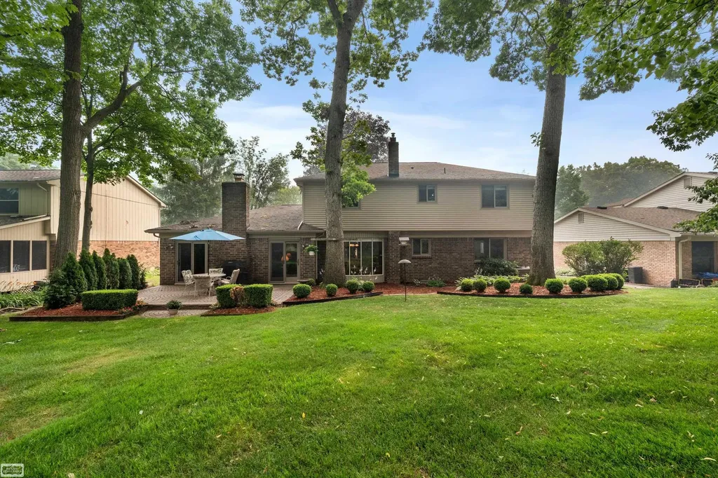 885 Medinah Drive Rochester Hills City MI 48309