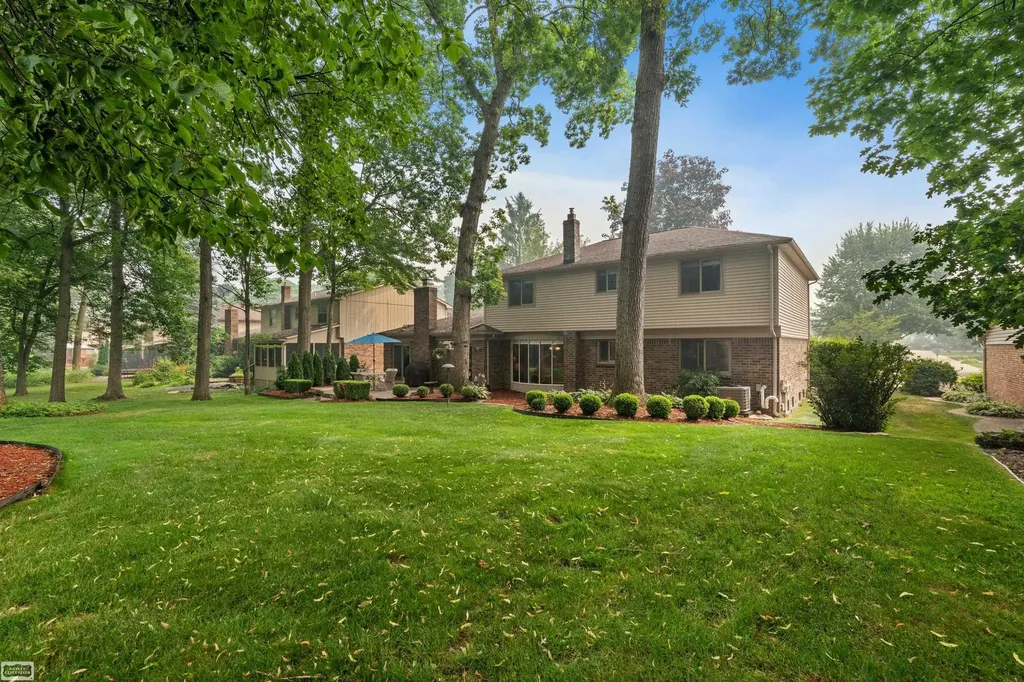 885 Medinah Drive Rochester Hills City MI 48309