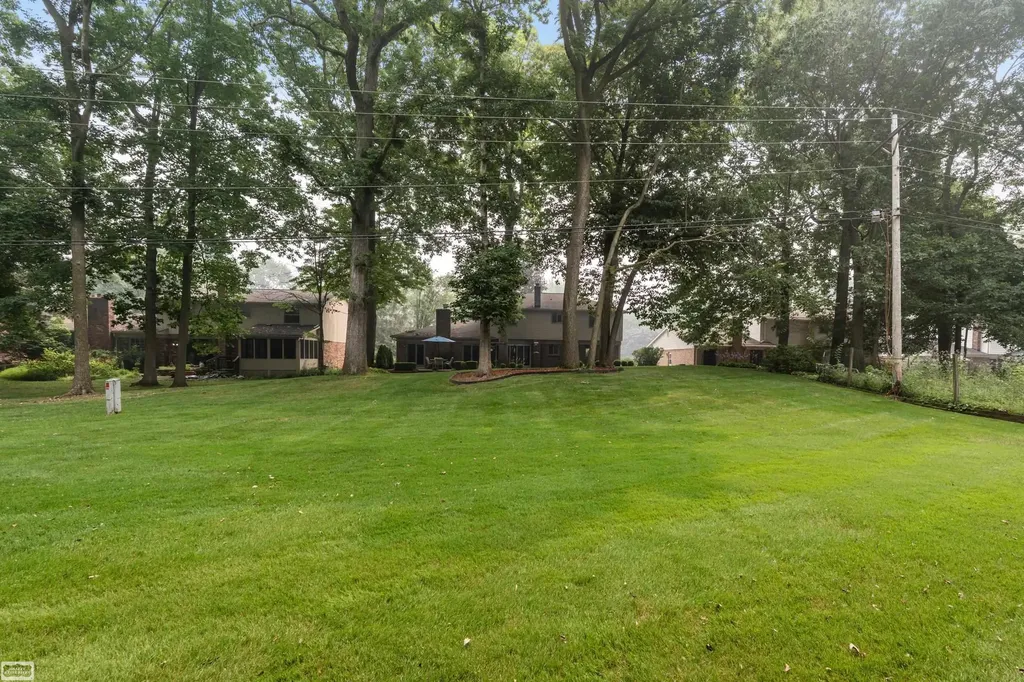 885 Medinah Drive Rochester Hills City MI 48309