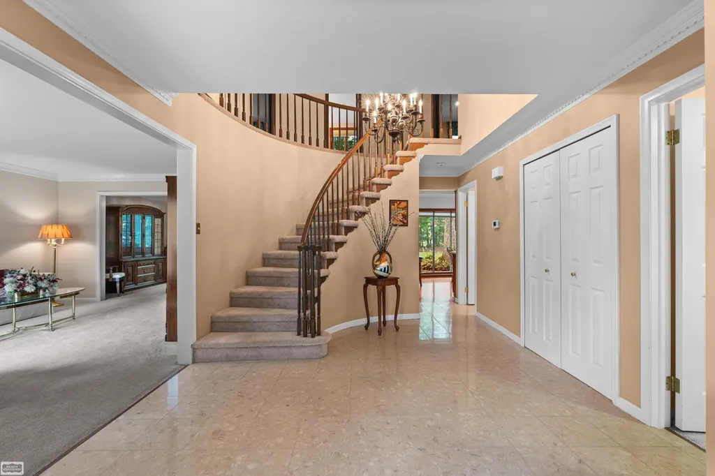 885 Medinah Drive Rochester Hills City MI 48309