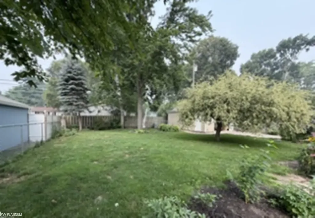 1819 Washington Street Algonac City MI 48001