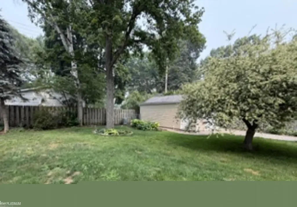 1819 Washington Street Algonac City MI 48001