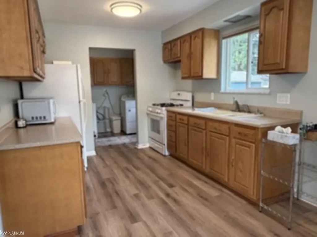1819 Washington Street Algonac City MI 48001