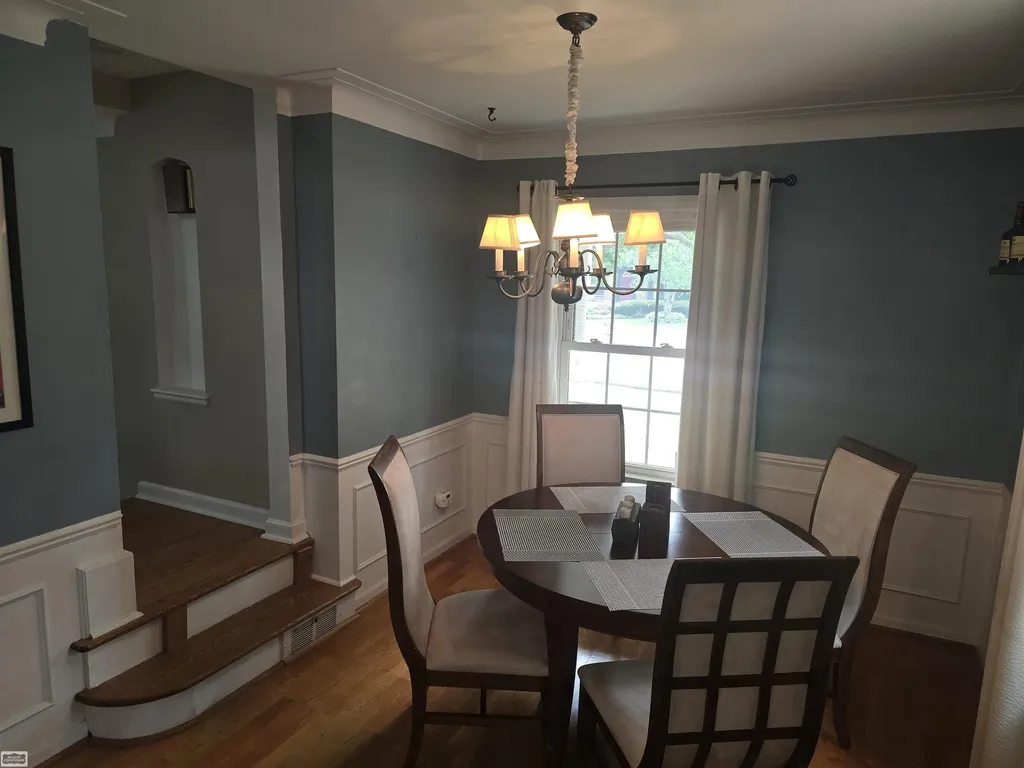 1830 Kenmore Drive Grosse Pointe Woods City MI 48236