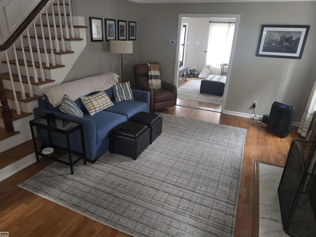 1830 Kenmore Drive Grosse Pointe Woods City MI 48236