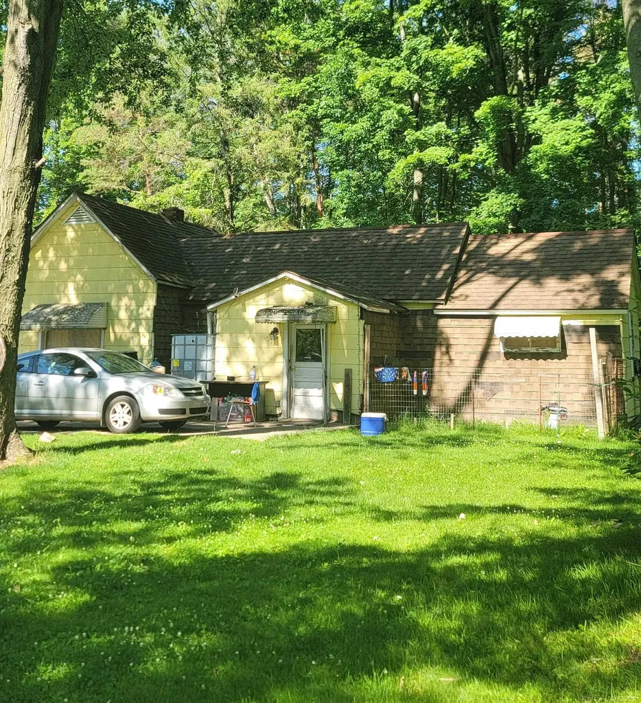 2325 E Sanilac Road Caro City MI 48723