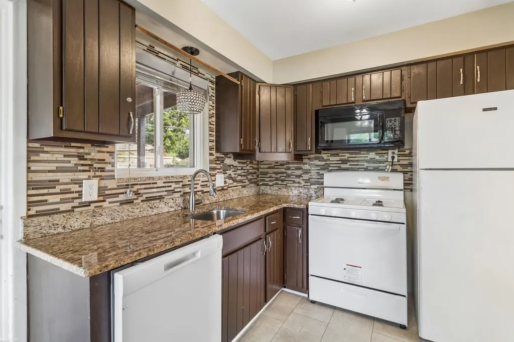 35733 Simon Drive Clinton Charter Township MI 48035