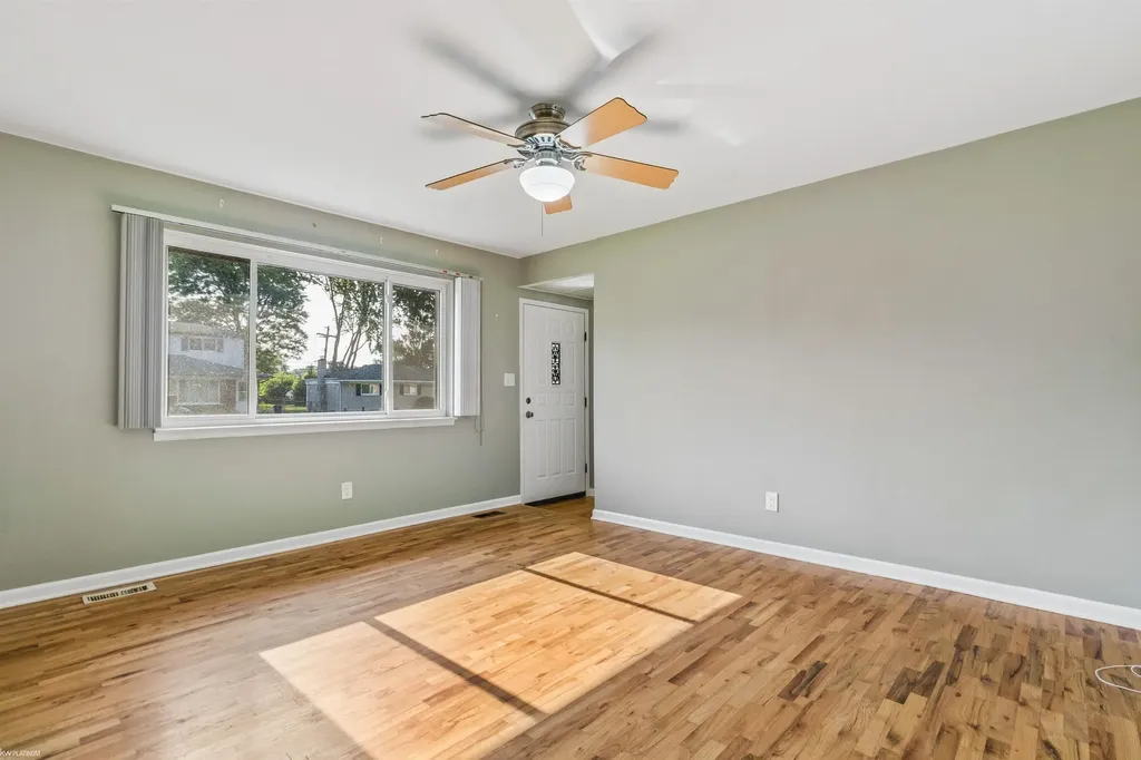 35733 Simon Drive Clinton Charter Township MI 48035
