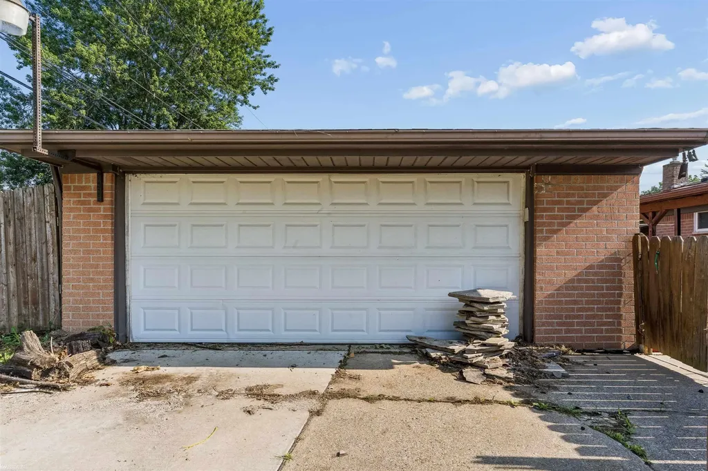 35733 Simon Drive Clinton Charter Township MI 48035