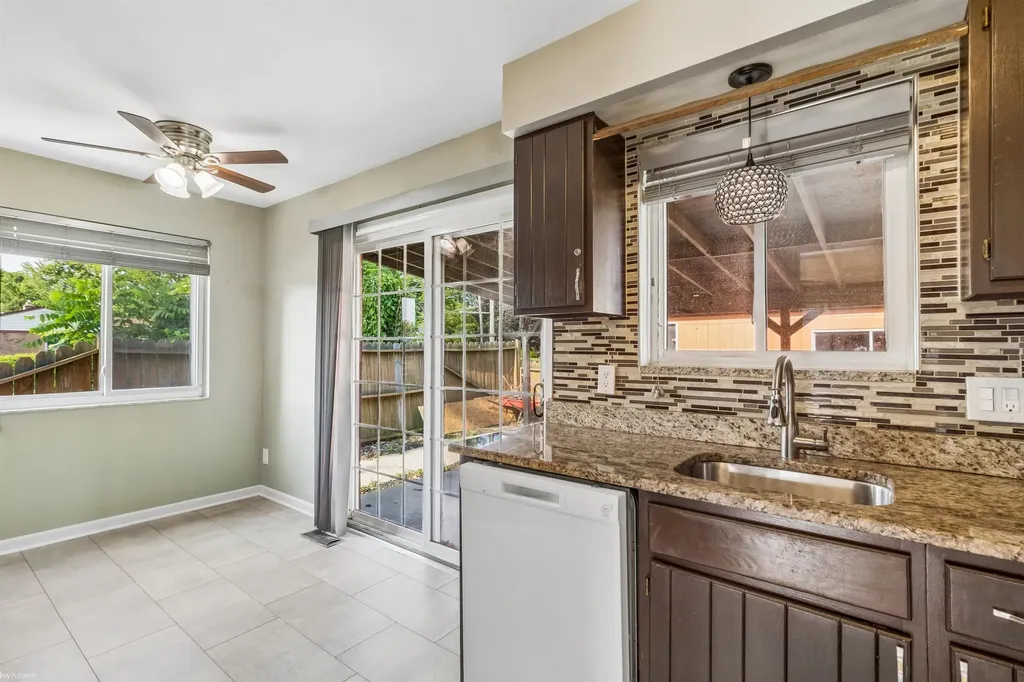 35733 Simon Drive Clinton Charter Township MI 48035