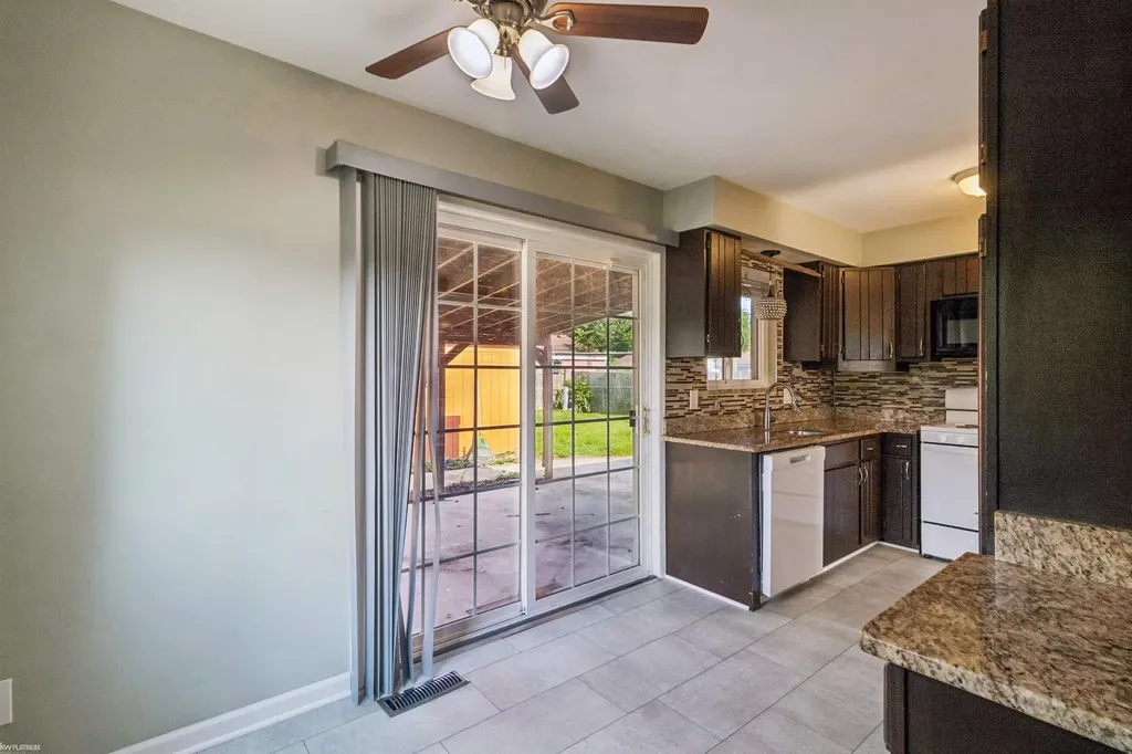 35733 Simon Drive Clinton Charter Township MI 48035