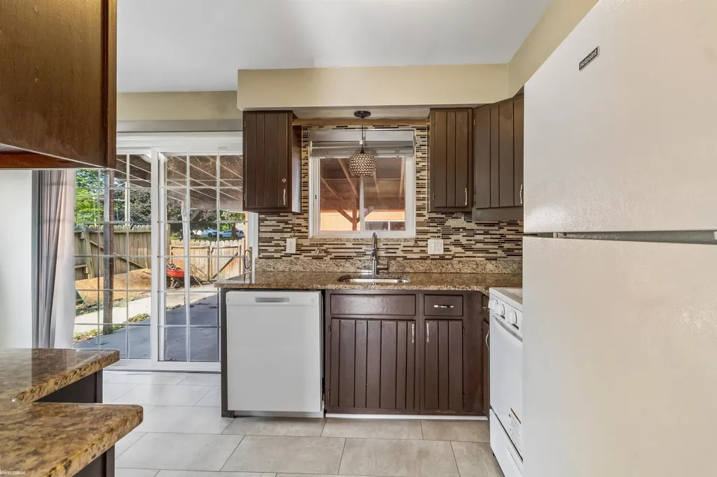 35733 Simon Drive Clinton Charter Township MI 48035