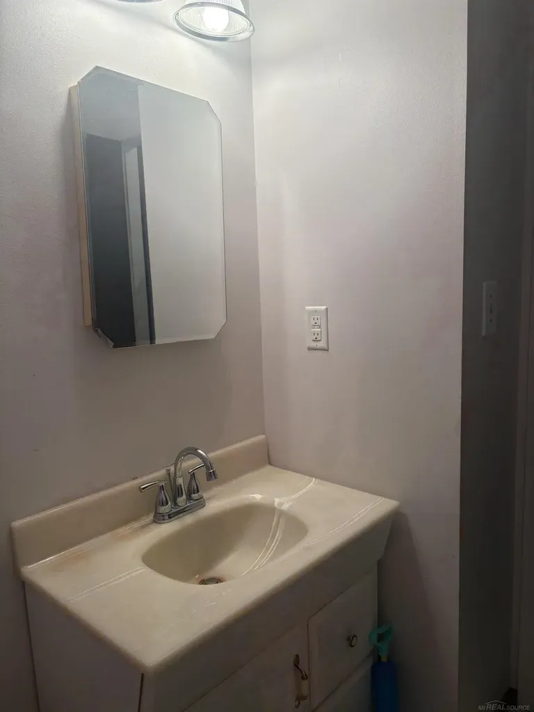 25400 Kelli Court Taylor City MI 48180