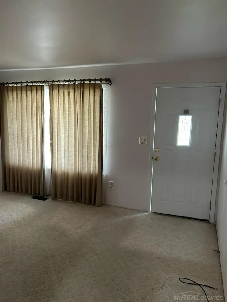 25400 Kelli Court Taylor City MI 48180