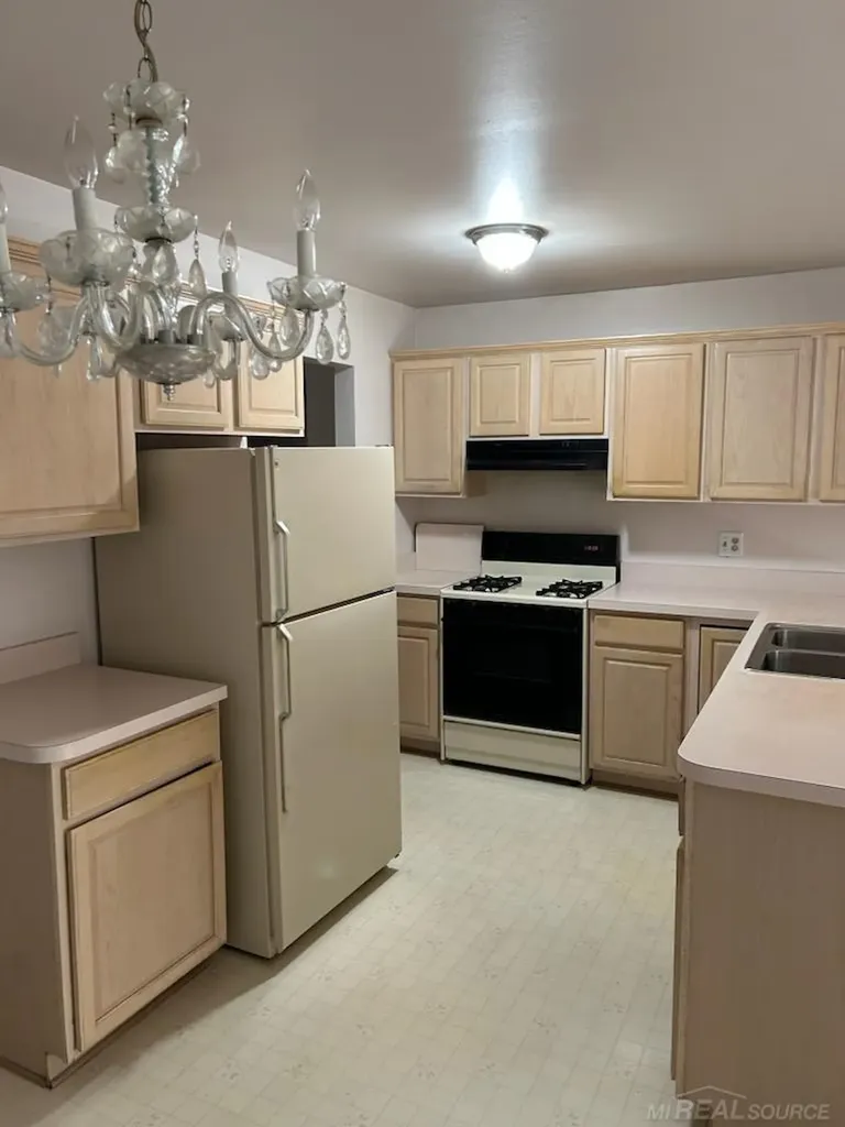25400 Kelli Court Taylor City MI 48180
