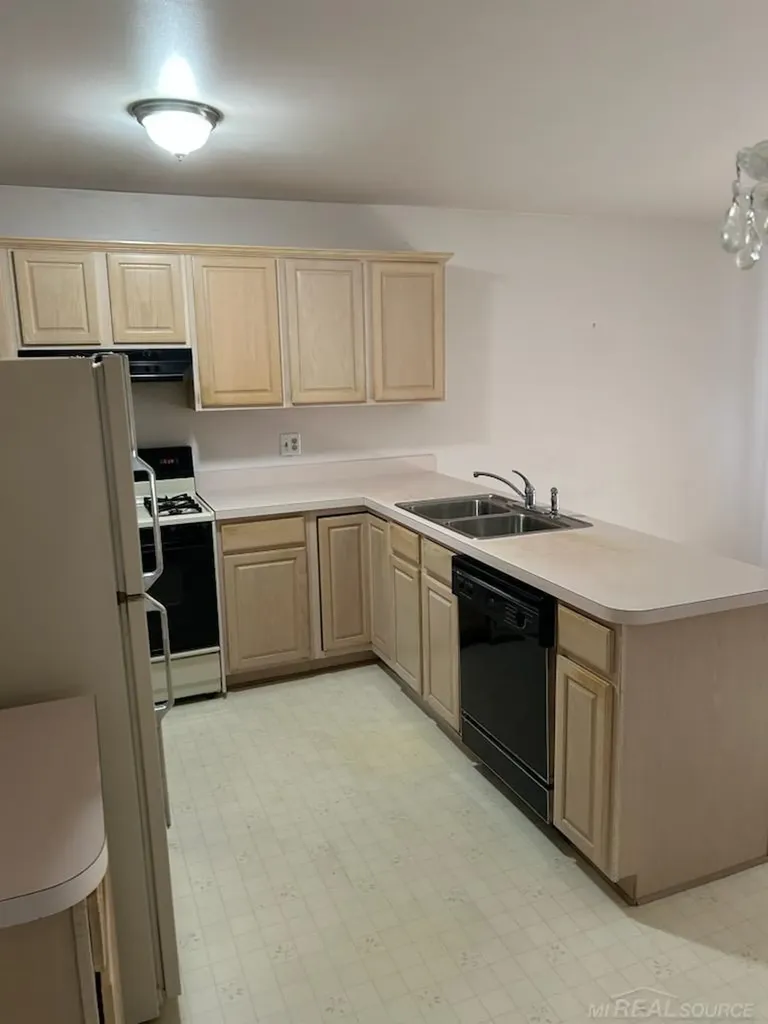 25400 Kelli Court Taylor City MI 48180