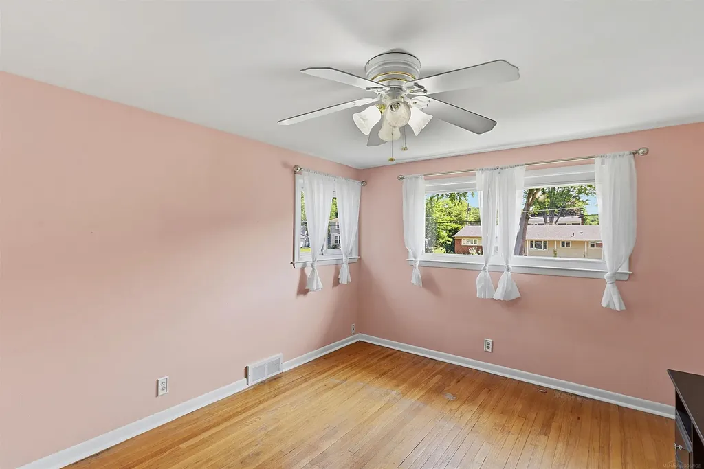 28239 Brandywine Road Farmington Hills City MI 48334
