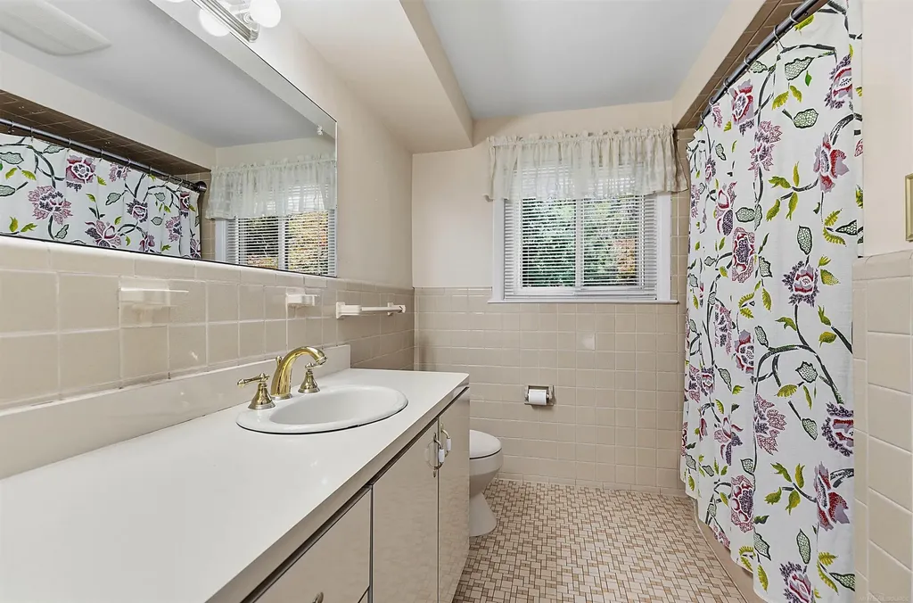 28239 Brandywine Road Farmington Hills City MI 48334