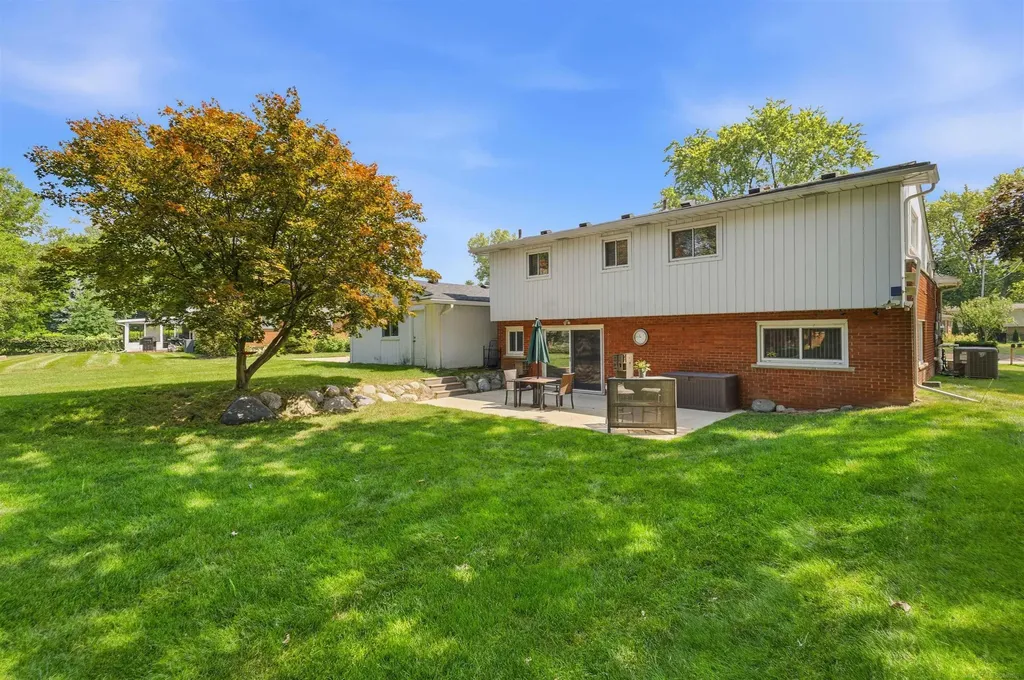 28239 Brandywine Road Farmington Hills City MI 48334