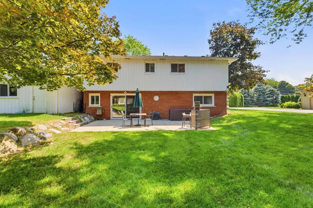 28239 Brandywine Road Farmington Hills City MI 48334