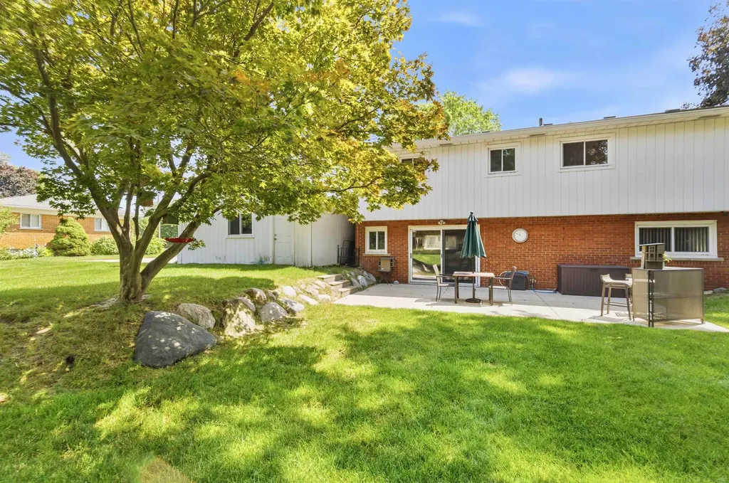 28239 Brandywine Road Farmington Hills City MI 48334